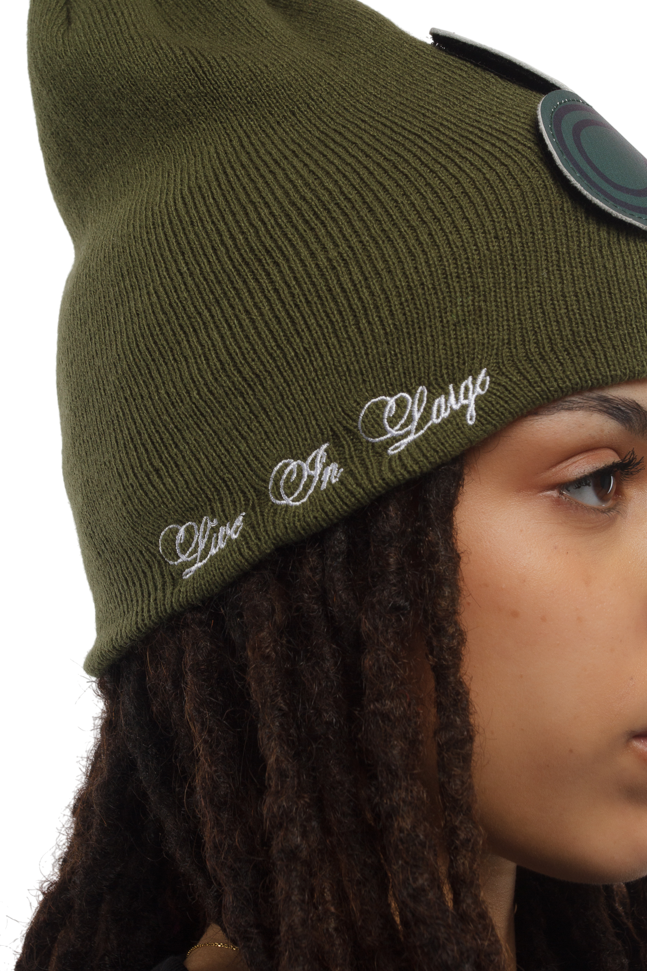 LE VERT KAKI LEATHER PATCH BEANIE